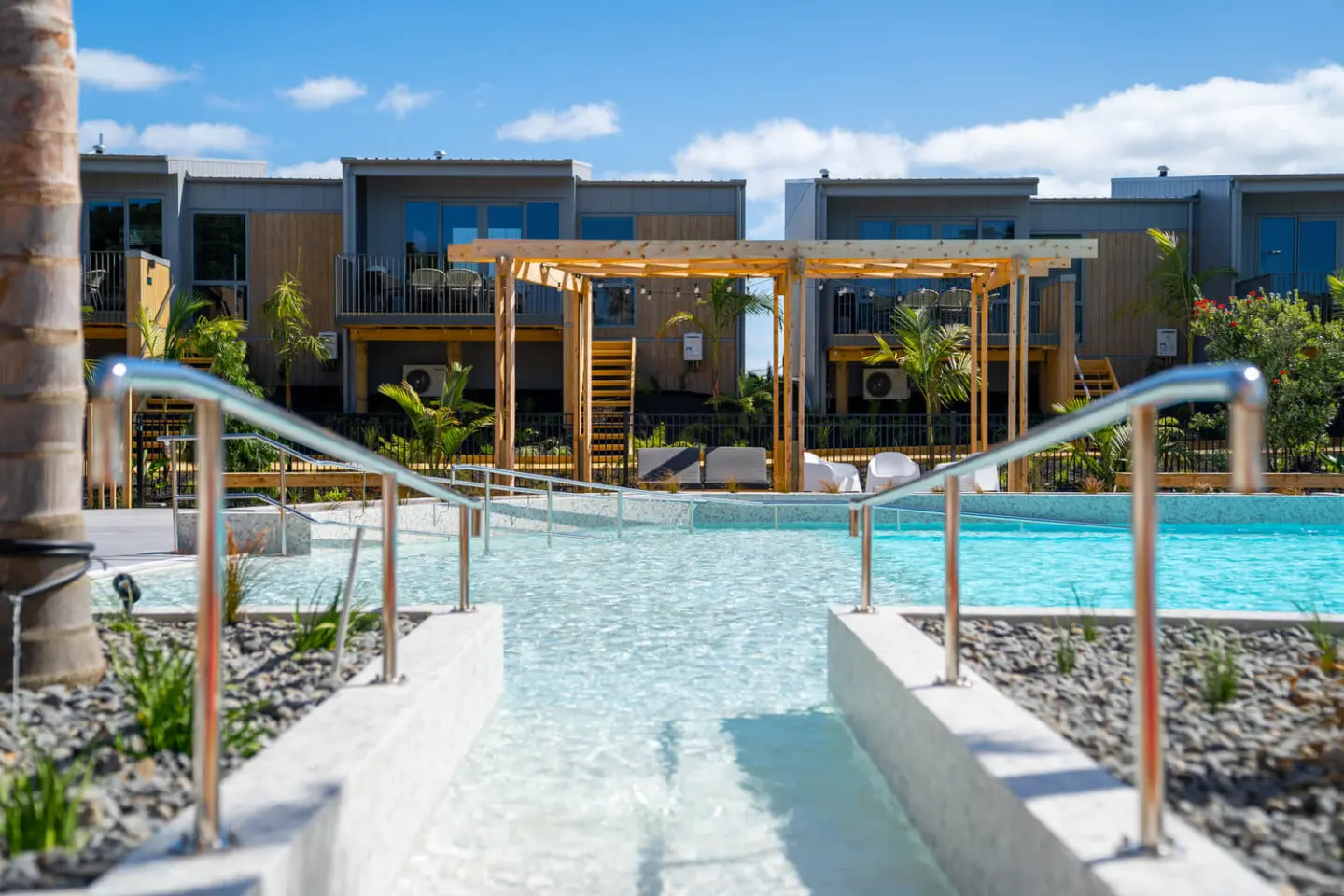 Papamoa beach accommodation luxury pool